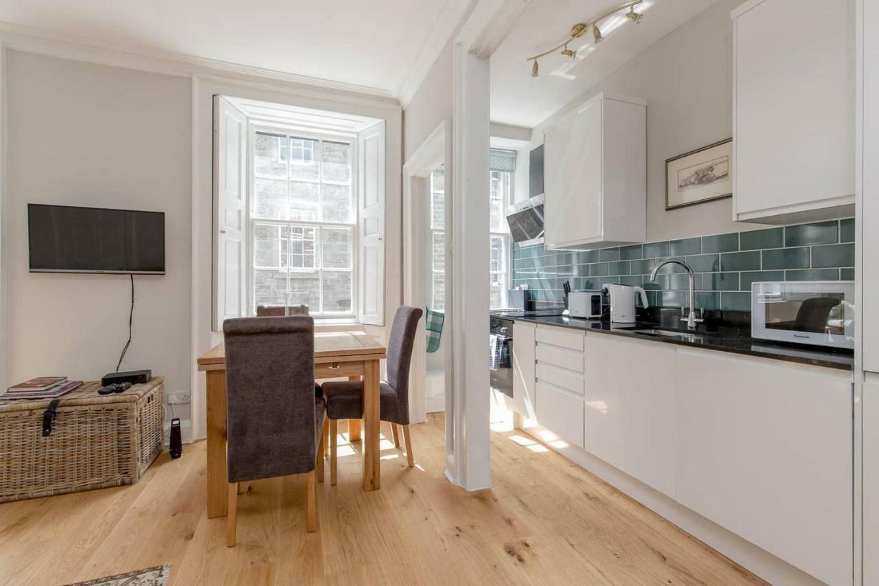 Апартаменти Altido Elegant Georgian 2-Bedrm Apt In Heart Of Old Town Единбург Екстер'єр фото